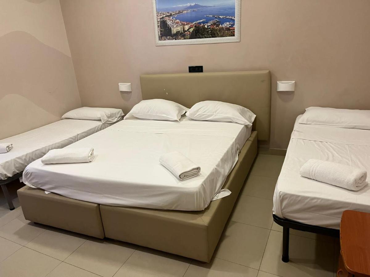 Hotel Porta A Porta نابولي المظهر الخارجي الصورة