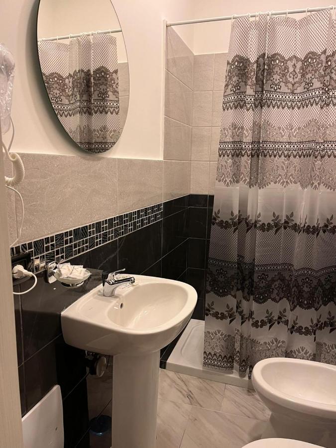 Hotel Porta A Porta نابولي المظهر الخارجي الصورة