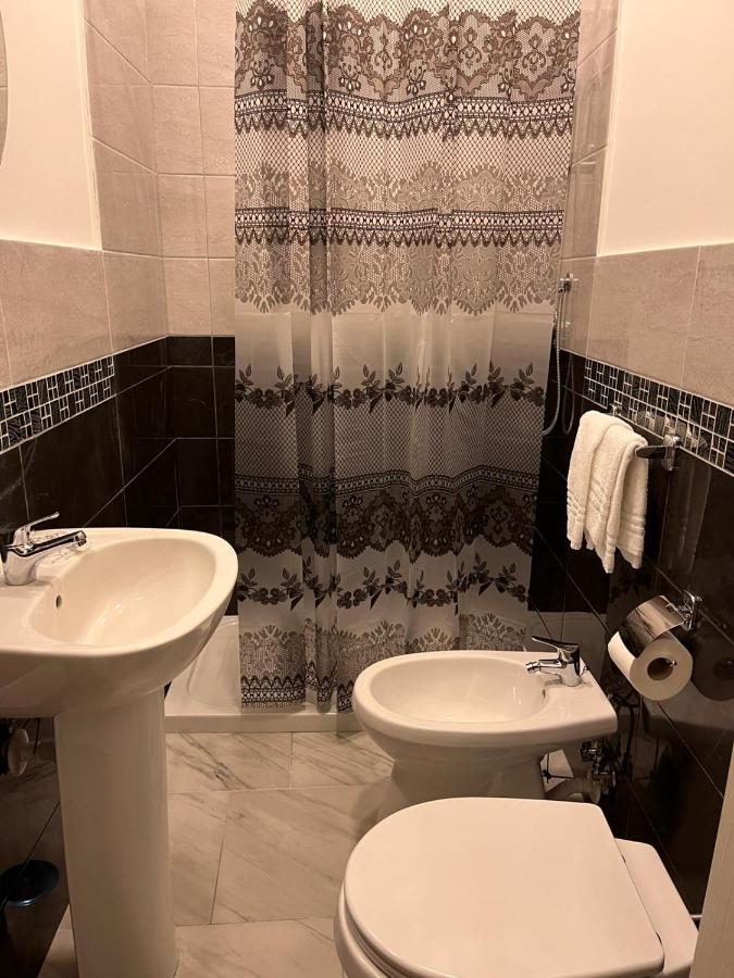 Hotel Porta A Porta نابولي المظهر الخارجي الصورة