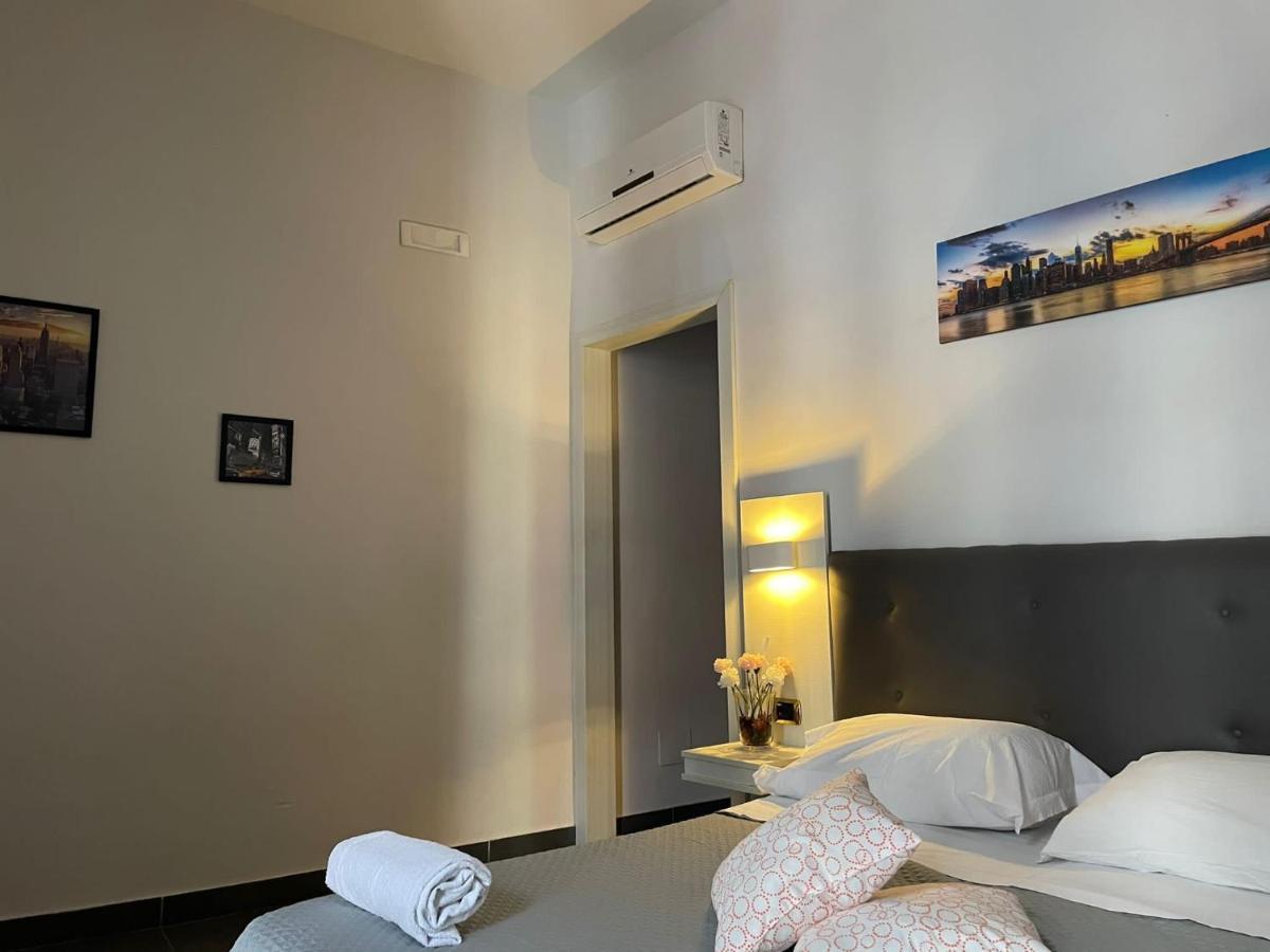 Hotel Porta A Porta نابولي المظهر الخارجي الصورة