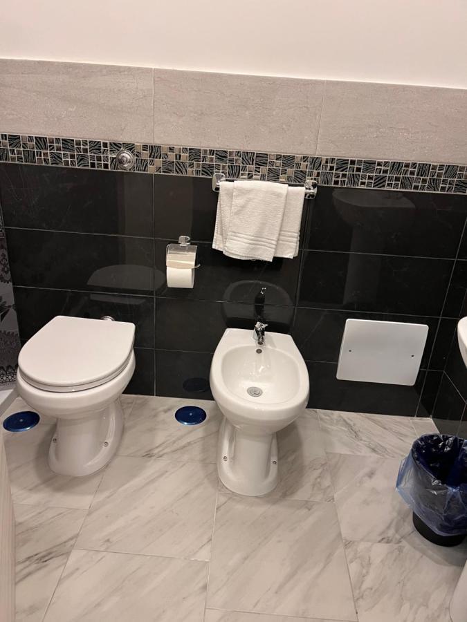 Hotel Porta A Porta نابولي المظهر الخارجي الصورة